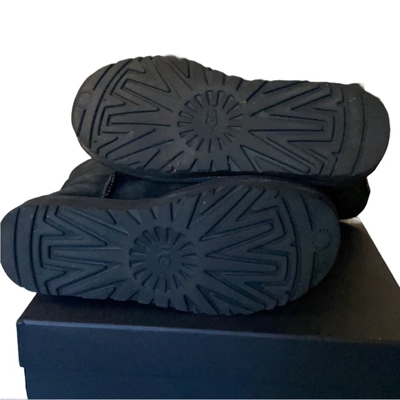 UGG Boots - Picture 4 of 5